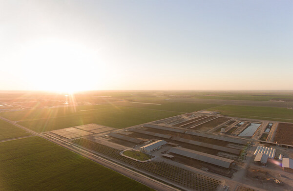California's dairy farms are reducing a collective 5 million metric tons of methane emissions (CO2e) annually. California's dairy farms are reducing a collective 5 million metric tons of methane emissions (CO2e) annually.