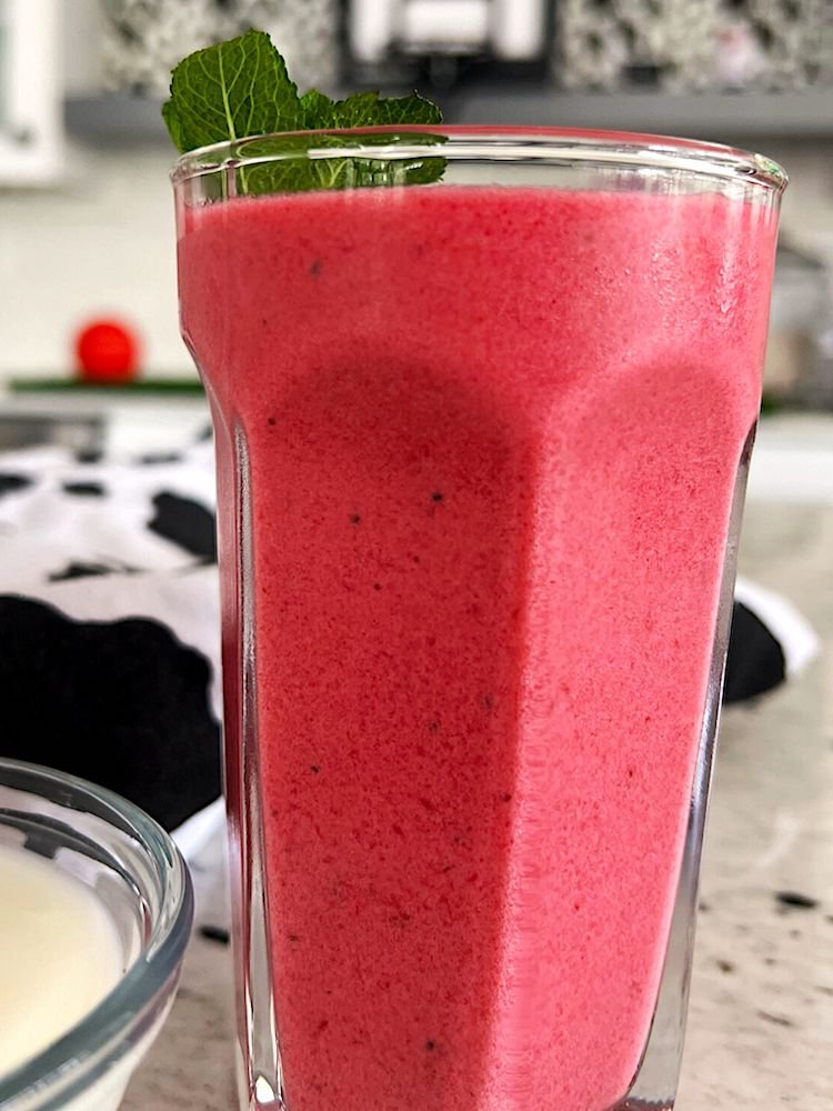 Strawberry &amp; Beet’Em Smoothie