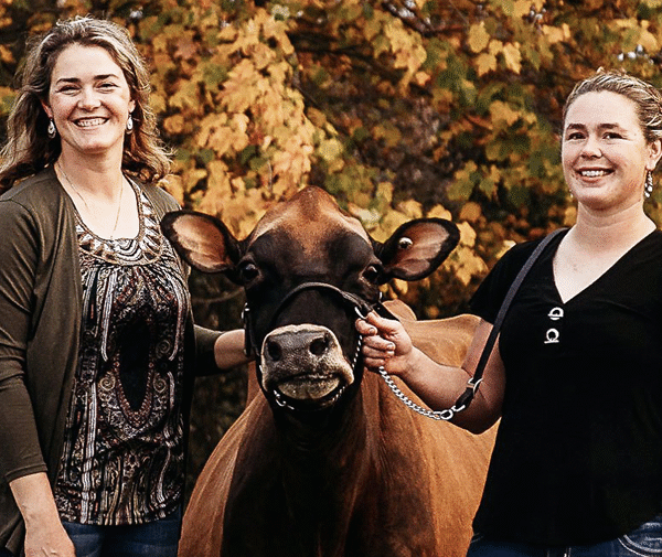 Morian Sisters Receive National Young Jersey Breeder Award